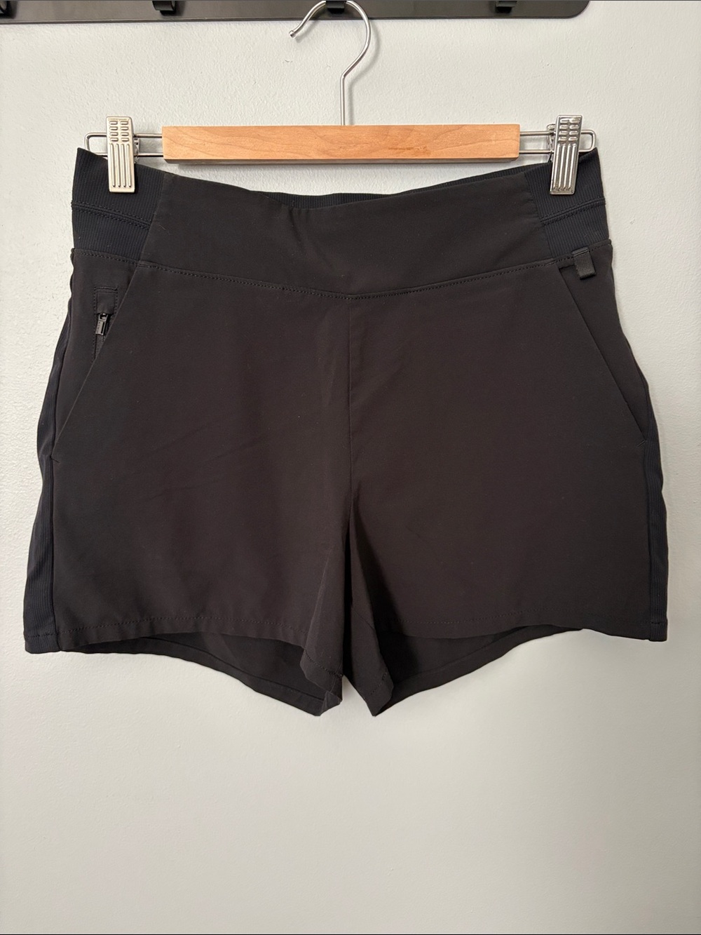 Athleta Black Mid-Rise Athletic Shorts with Zipper Pocket